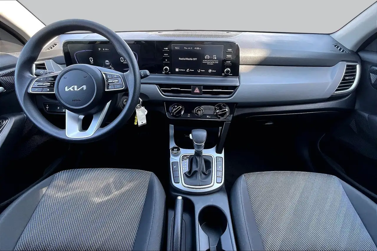 Kia Seltos photo Kia Seltos