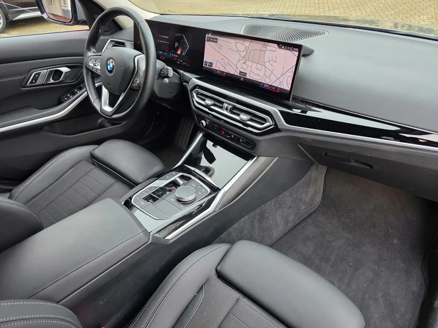 BMW 318 d Touring Navi/Leder/AHK Gris - 2
