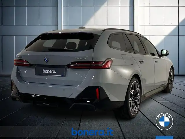 BMW 5 Series view 6