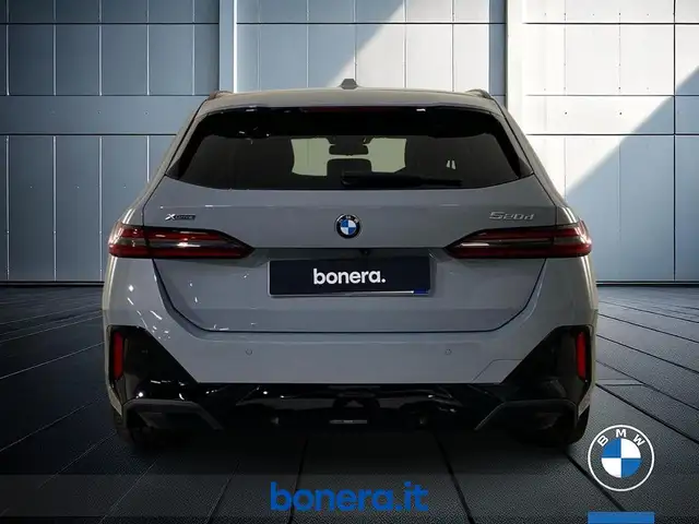 BMW 5 Series view 7