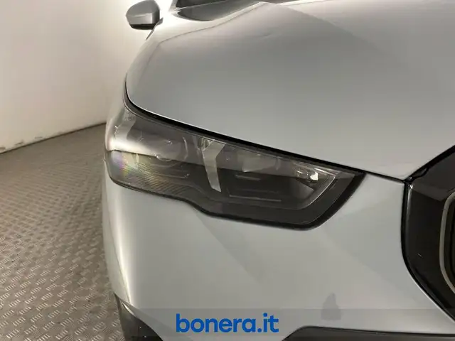 BMW 5 Series view 10