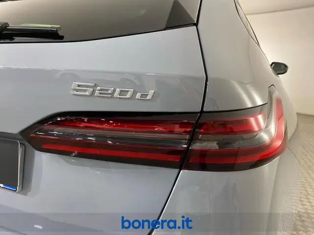 BMW 5 Series view 11