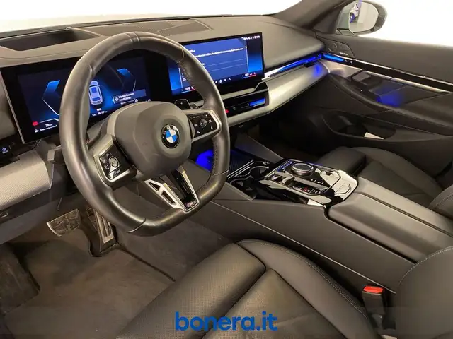 BMW 5 Series view 15