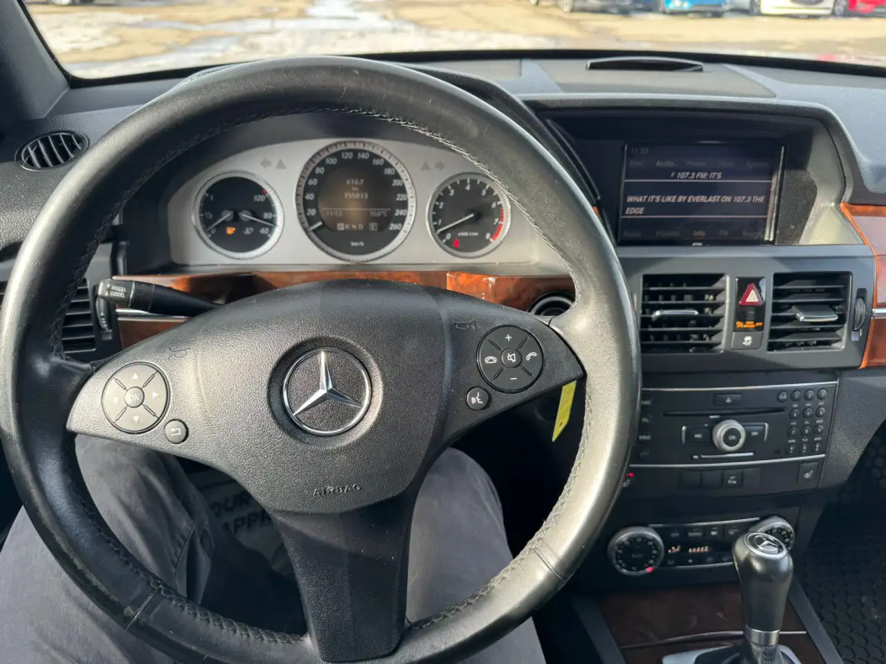 Mercedes-Benz GLK-Class снимка Mercedes-Benz GLK-Class