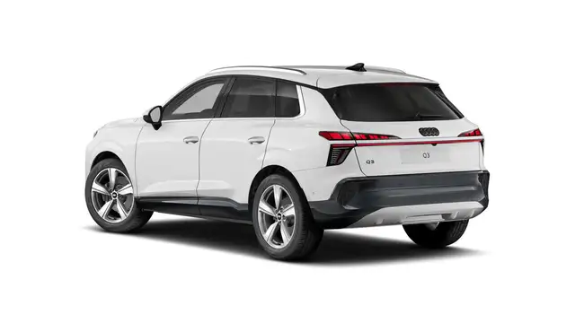 Audi Q3 view 3