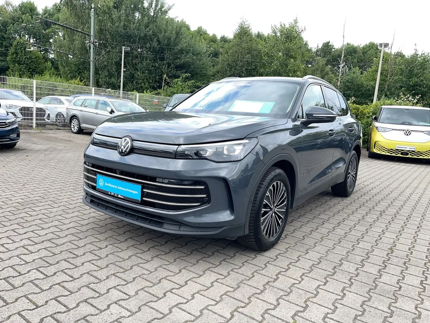 Volkswagen Tiguan III 2.0 TDI Elegance Matrix IQ. 360° AHK Grau - 1