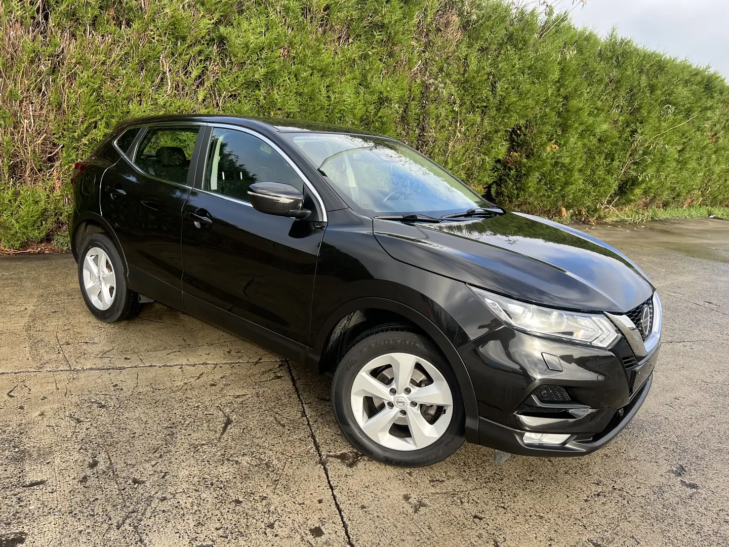 Nissan Qashqai Qashqai 1.3 DIG-T Business Edition Zwart - 2