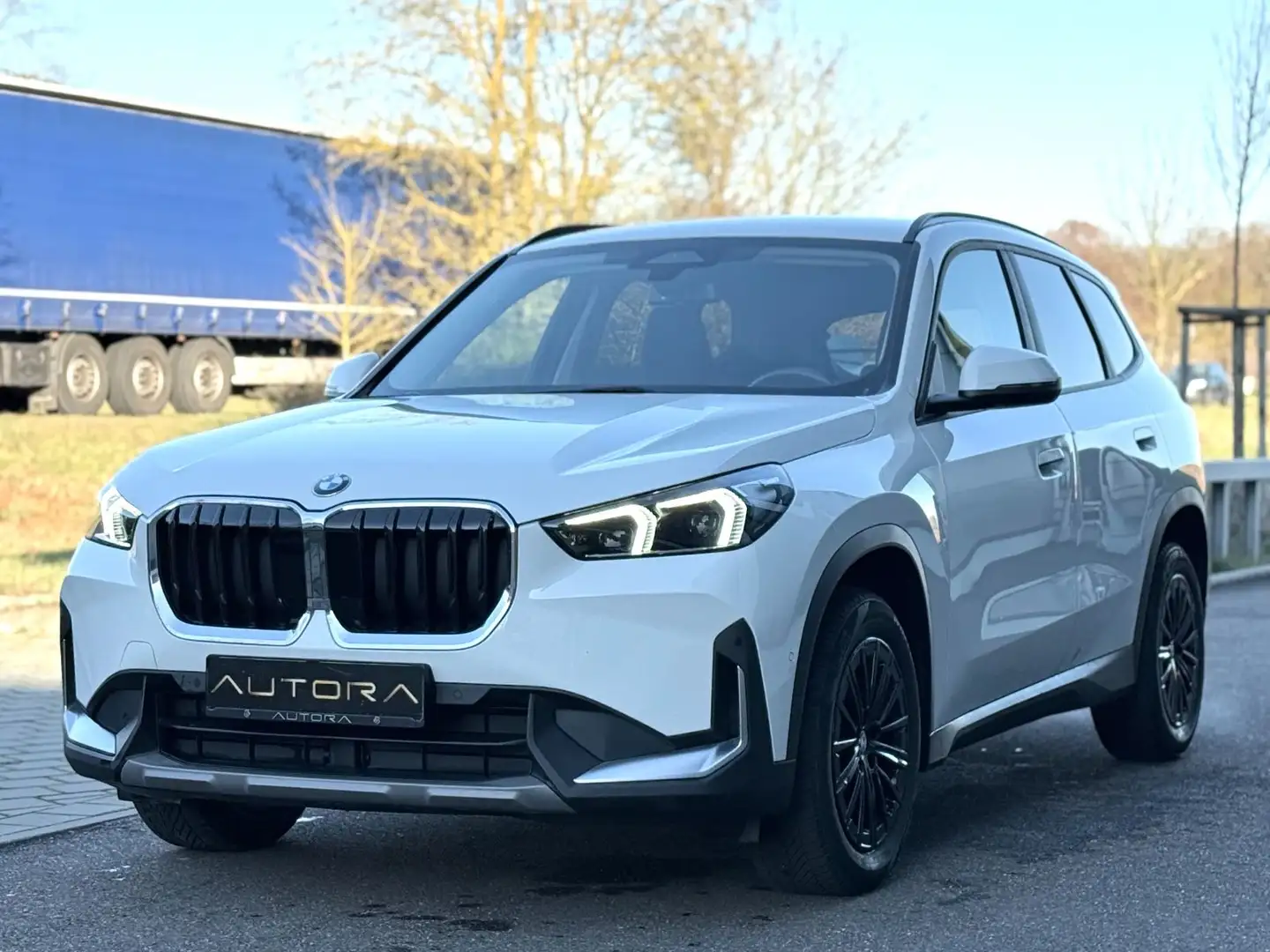 BMW X1 18 i sDrive LED|PREMIUM-PAKET|R.KAMERA|KEYCAR Blanc - 2