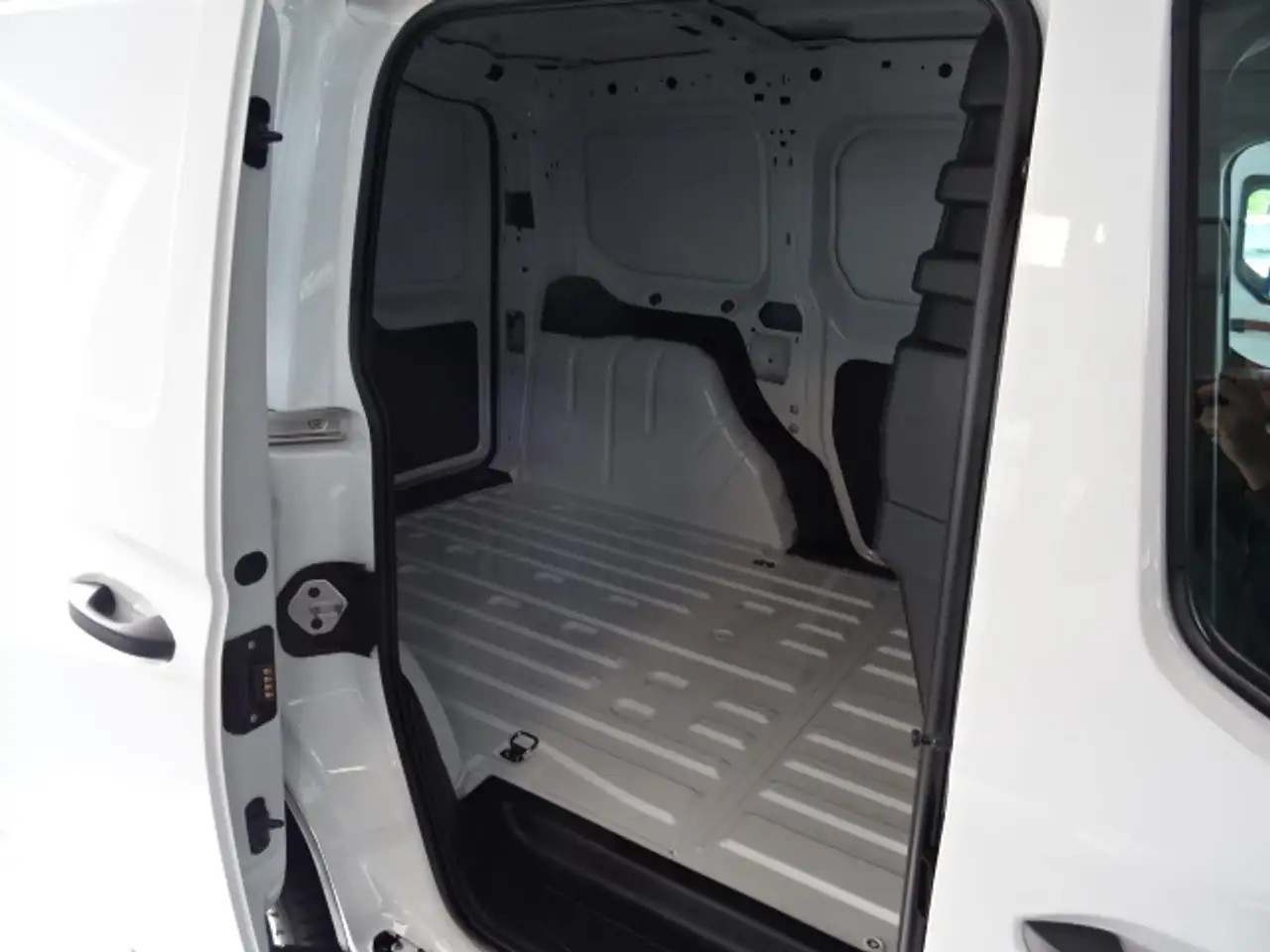 Ford Transit Connect 2026 — фото 11