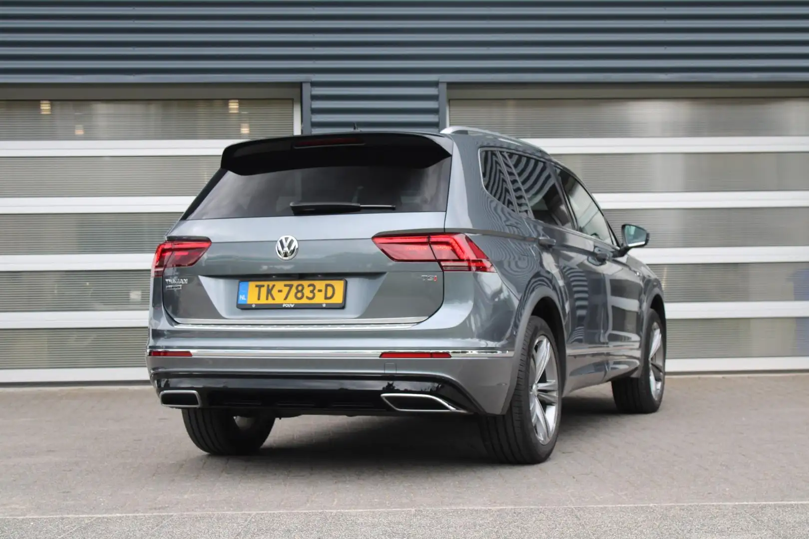 Volkswagen Tiguan Allspace 1.4 TSI 150pk DSG7 Highline Business R | Wegklapba Gris - 2