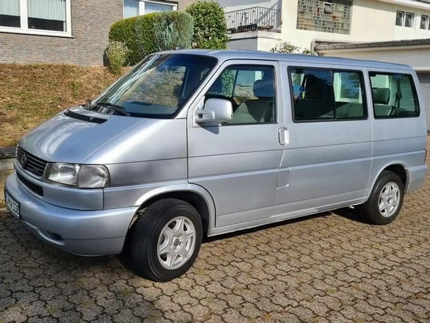 Volkswagen T4 Transporter T4 TDI 7DA1Y3 Autm. srebrna - 2