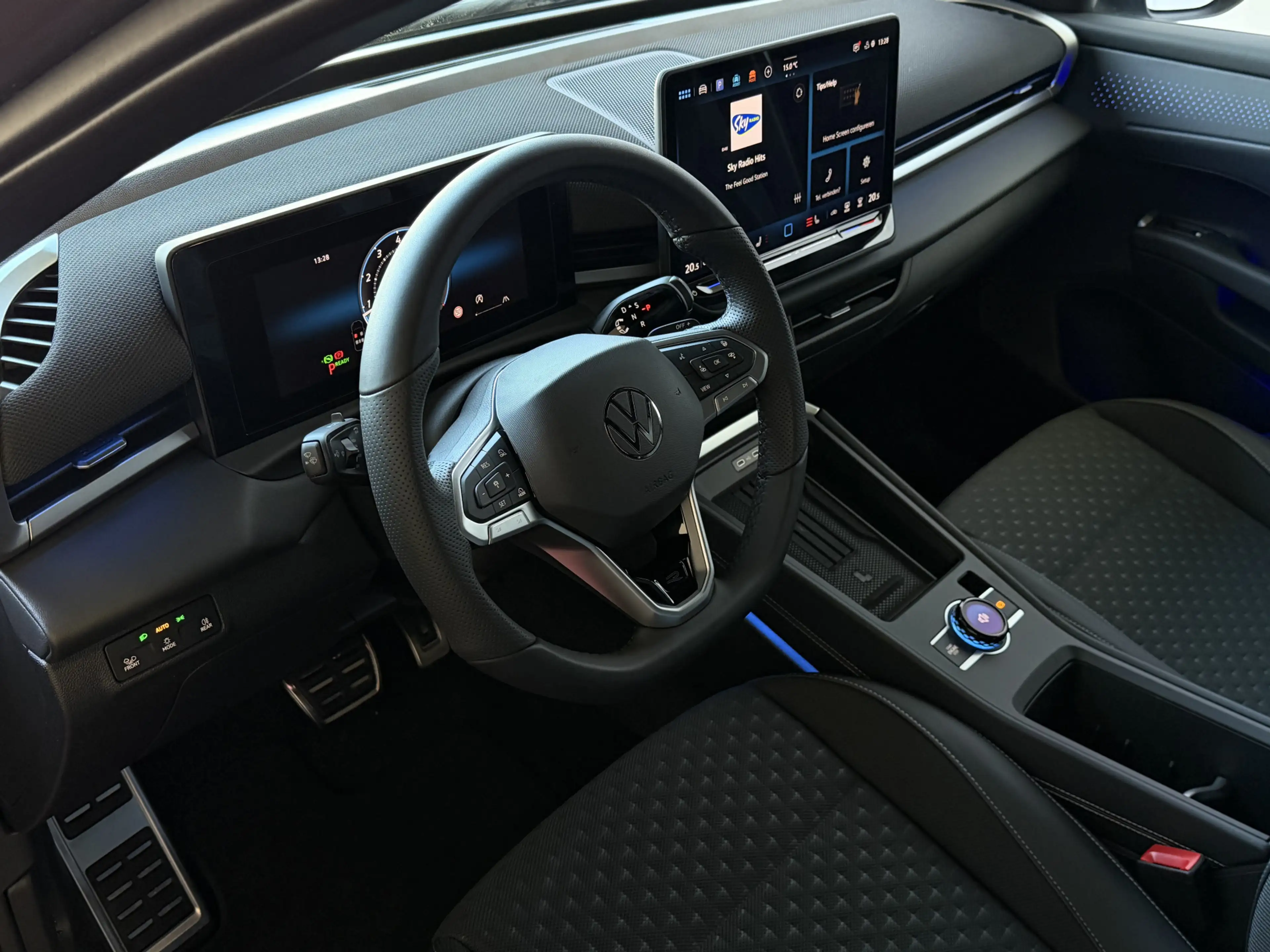 Volkswagen T-Roc 1.5 eTsi 150PK R-LINE EDITION VW.TREKHAAK IQ LED/G — photo 9
