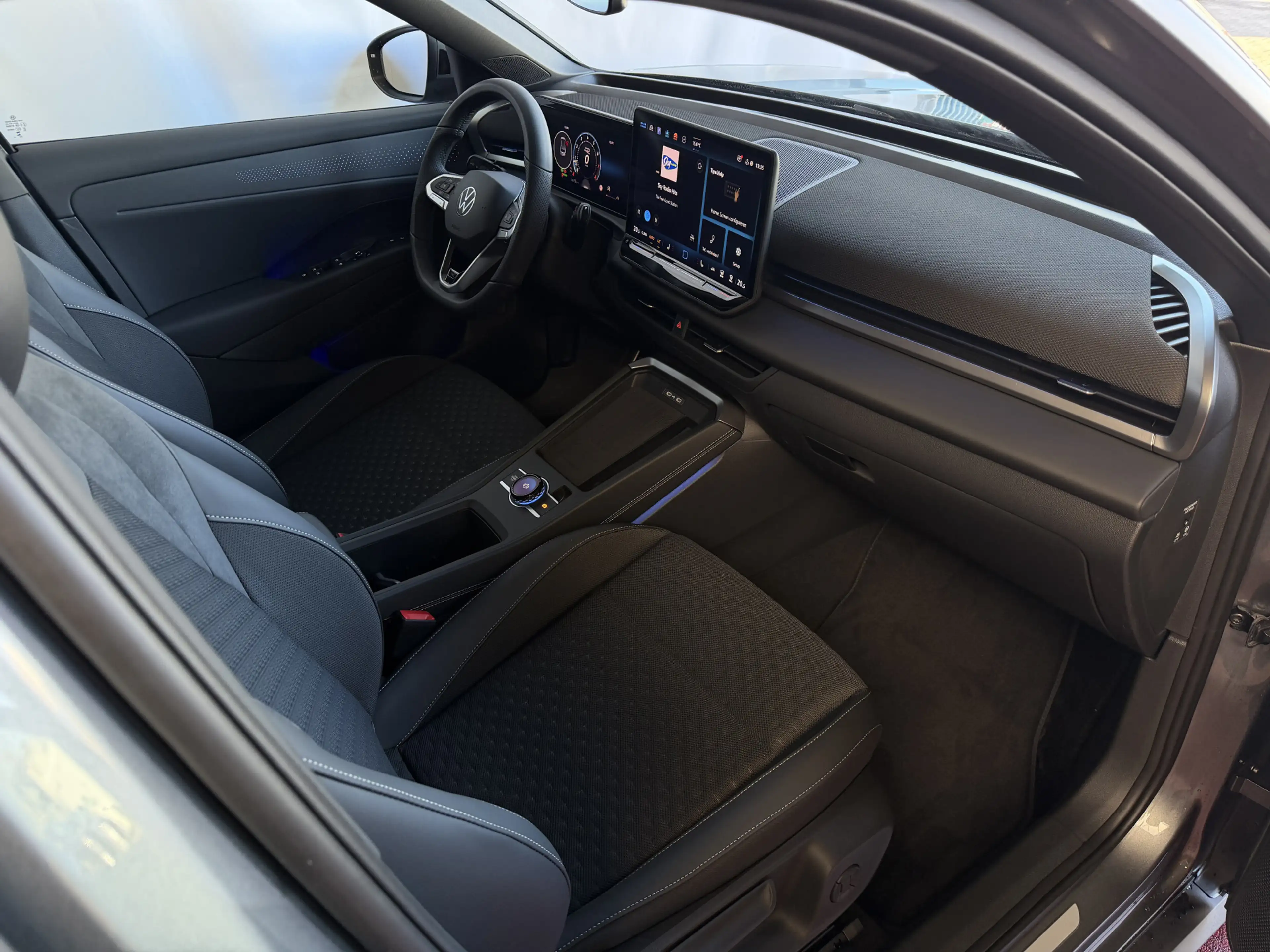 Volkswagen T-Roc 1.5 eTsi 150PK R-LINE EDITION VW.TREKHAAK IQ LED/G — photo 27