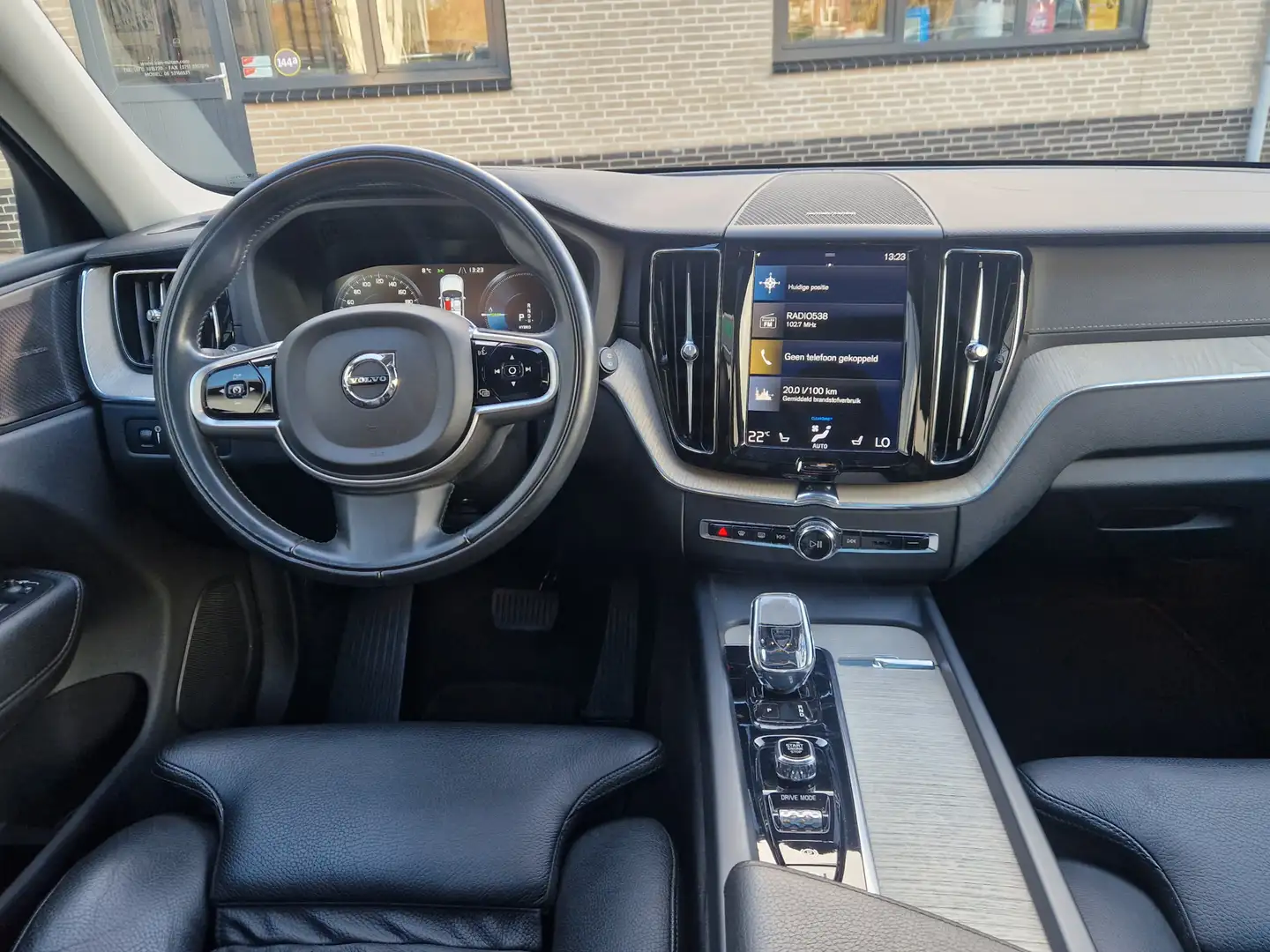 Volvo XC60 2.0 Recharge T8 AWD Inscription Panoramadak | Harm Zwart - 2