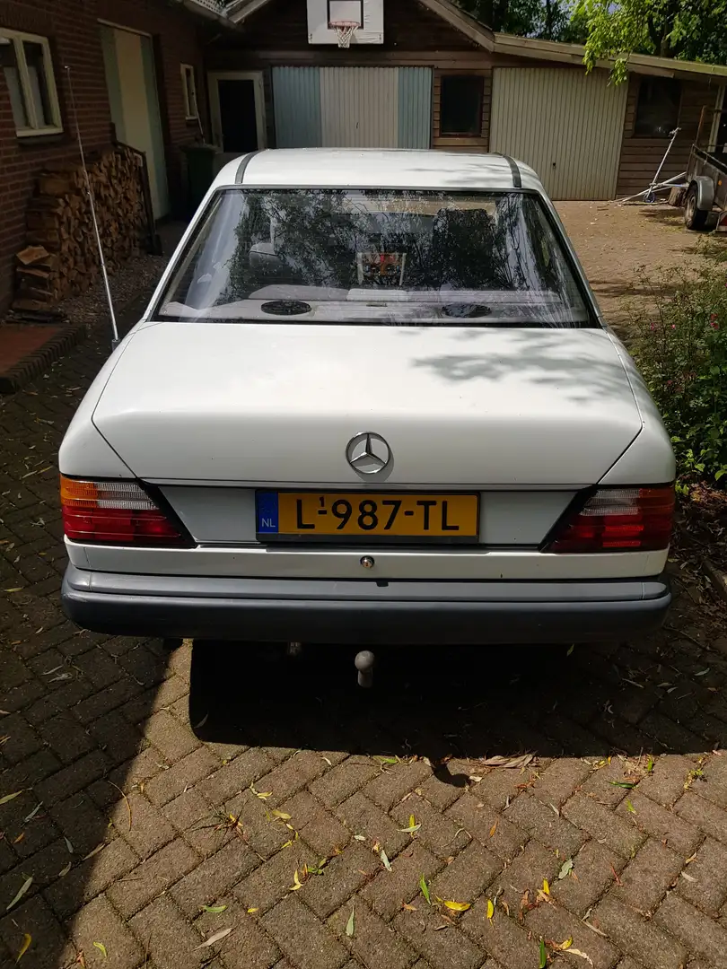 Mercedes-Benz E 230 LPG Blanc - 2