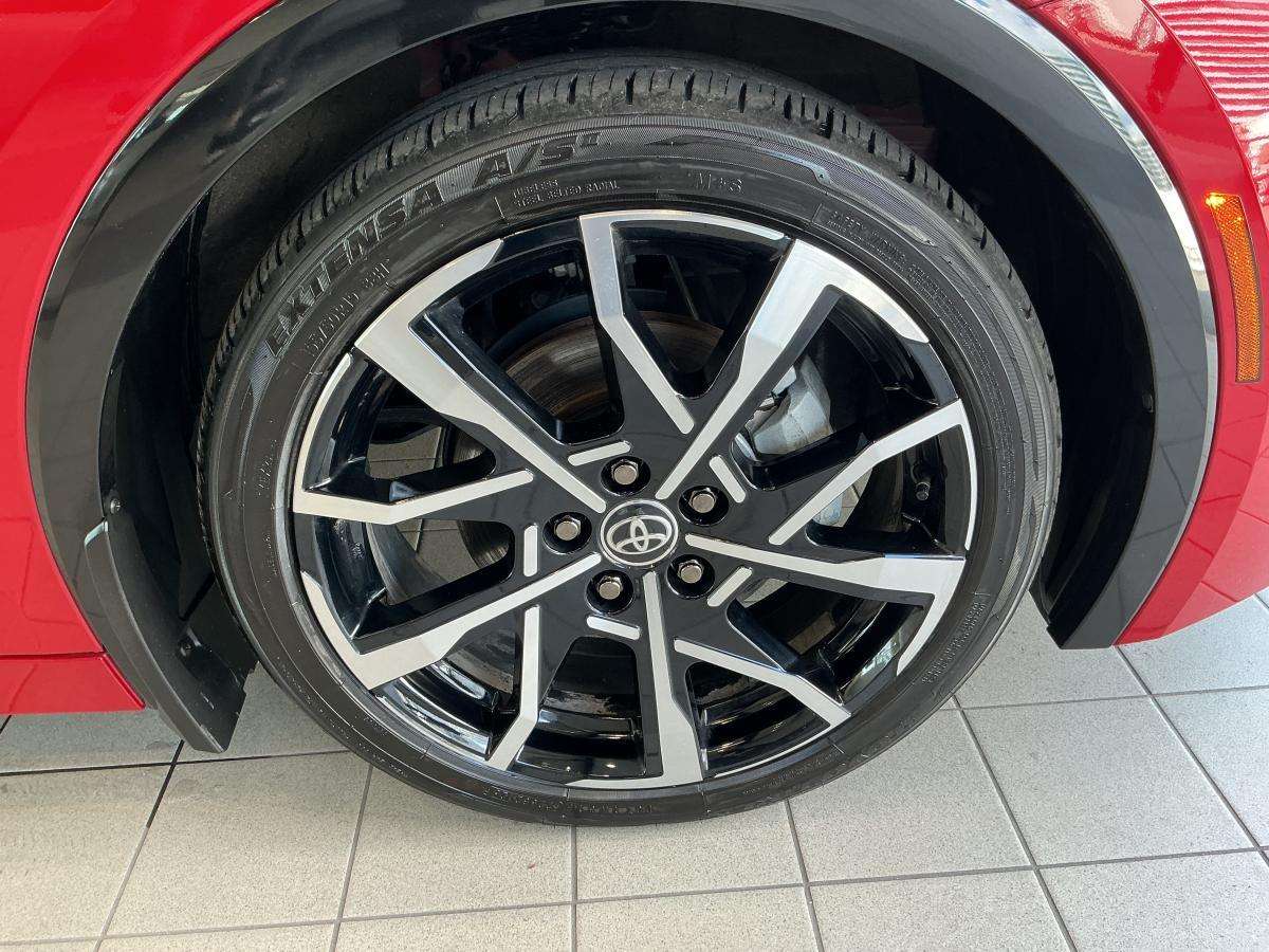 2026 Toyota Prius XSE PHEV FWD 2.0L 220hp 64km EV 12.3po CarPlay Qi — снимка 1