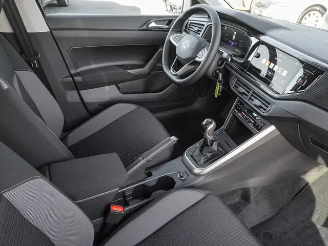Volkswagen Polo view 8