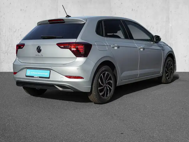 Volkswagen Polo view 4