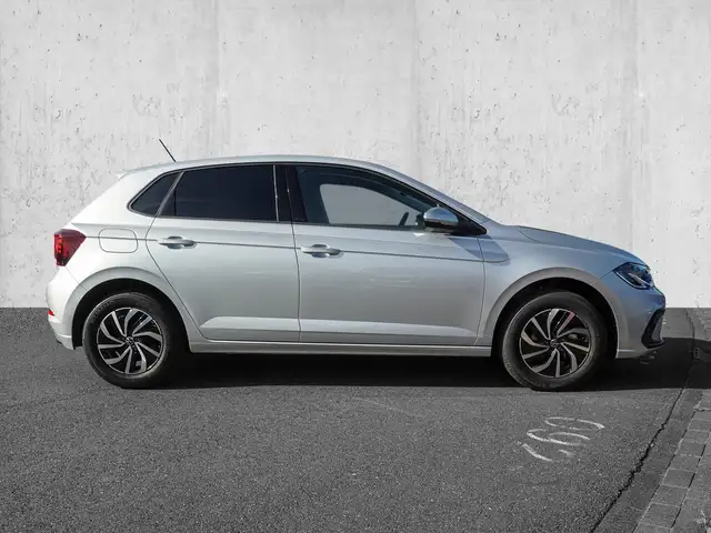 Volkswagen Polo view 5