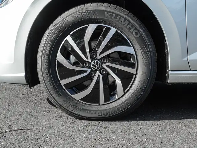 Volkswagen Polo view 7