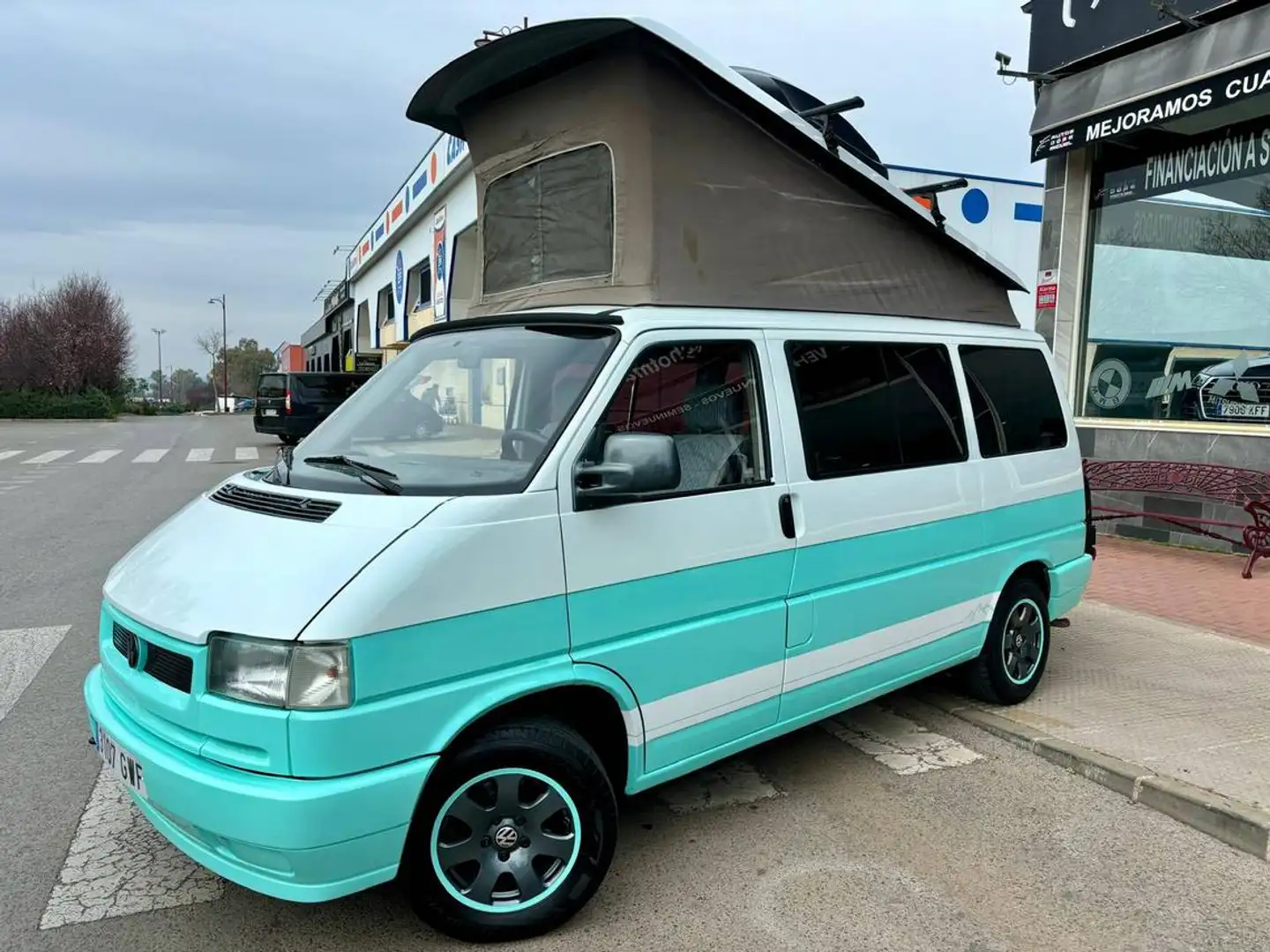 Volkswagen Transporter 2.4L WESTFALIA Azul - 1