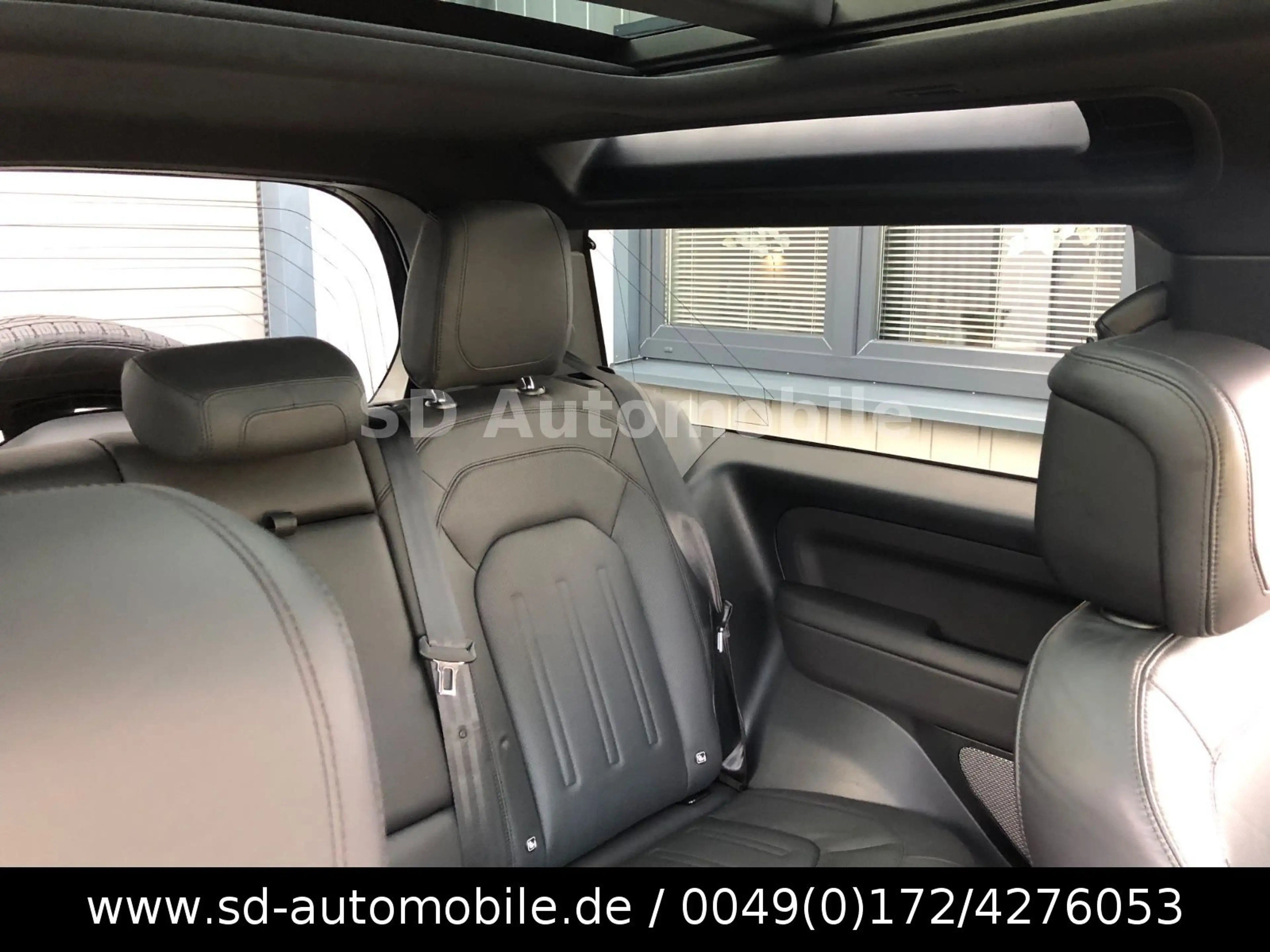 Land Rover Defender 90 X-Dynamic D250 3,0d SE BLACK-DESIGN — photo 12