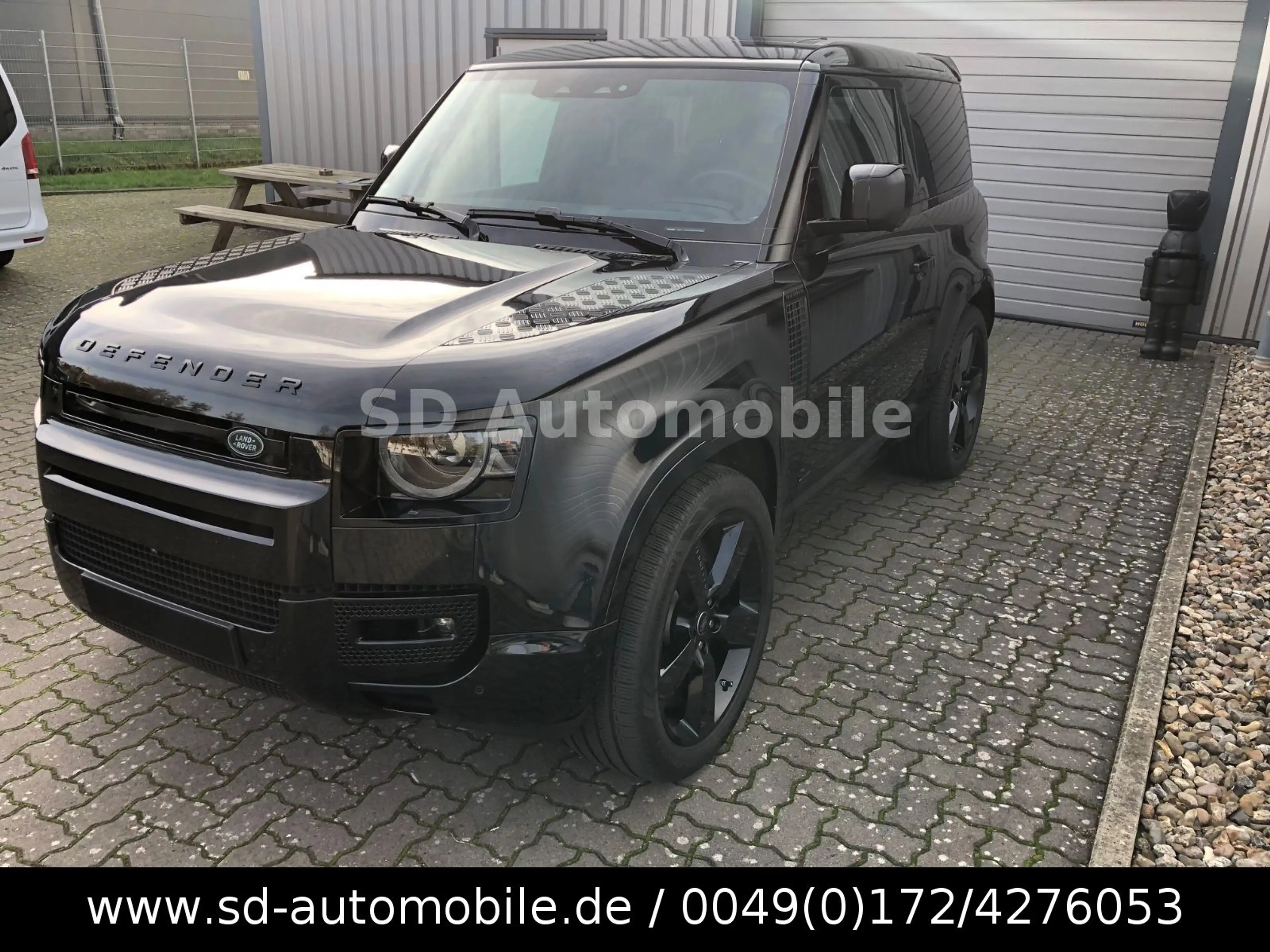 Land Rover Defender 90 X-Dynamic D250 3,0d SE BLACK-DESIGN — photo 7