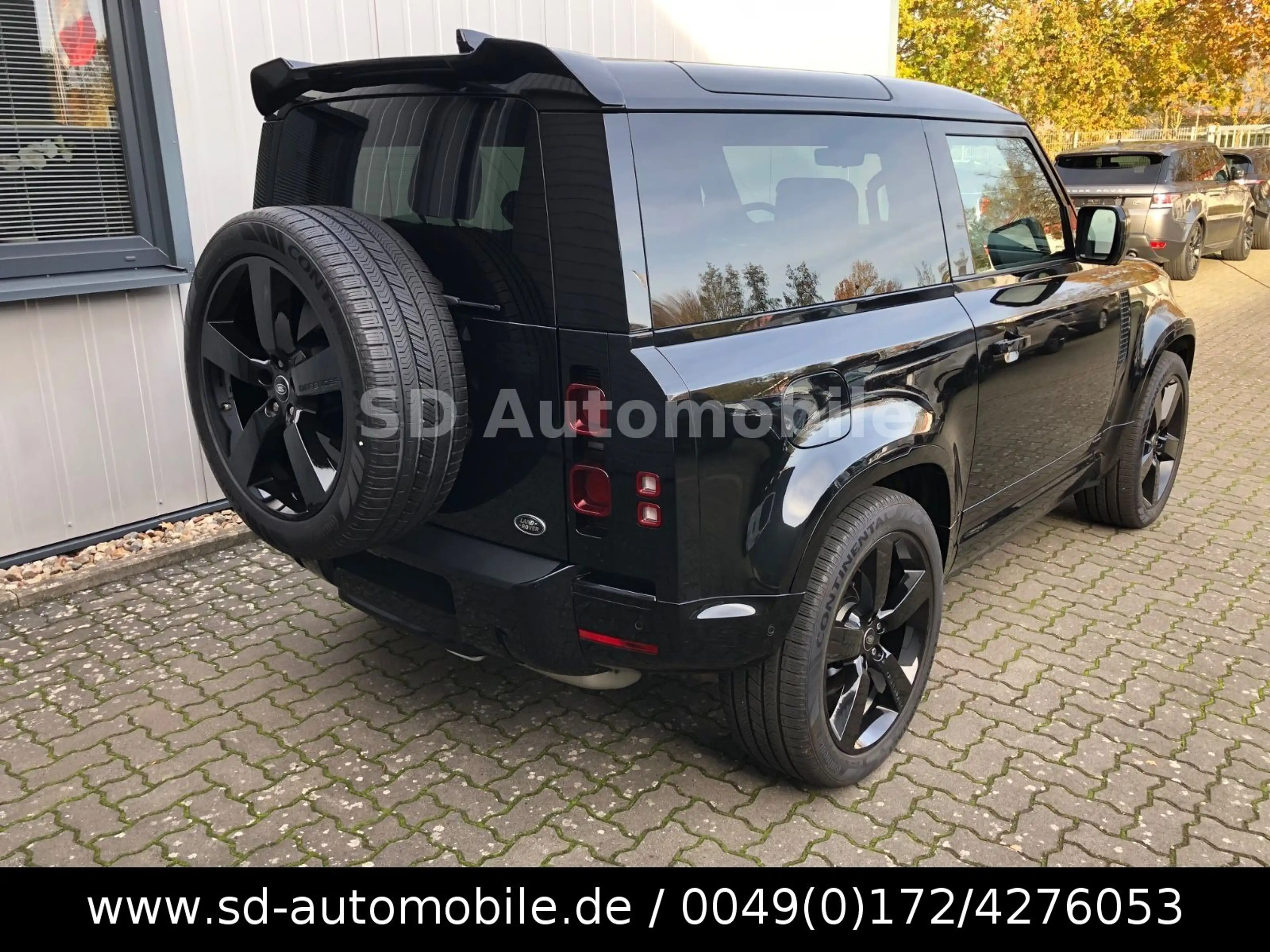 Land Rover Defender 90 X-Dynamic D250 3,0d SE BLACK-DESIGN — photo 4