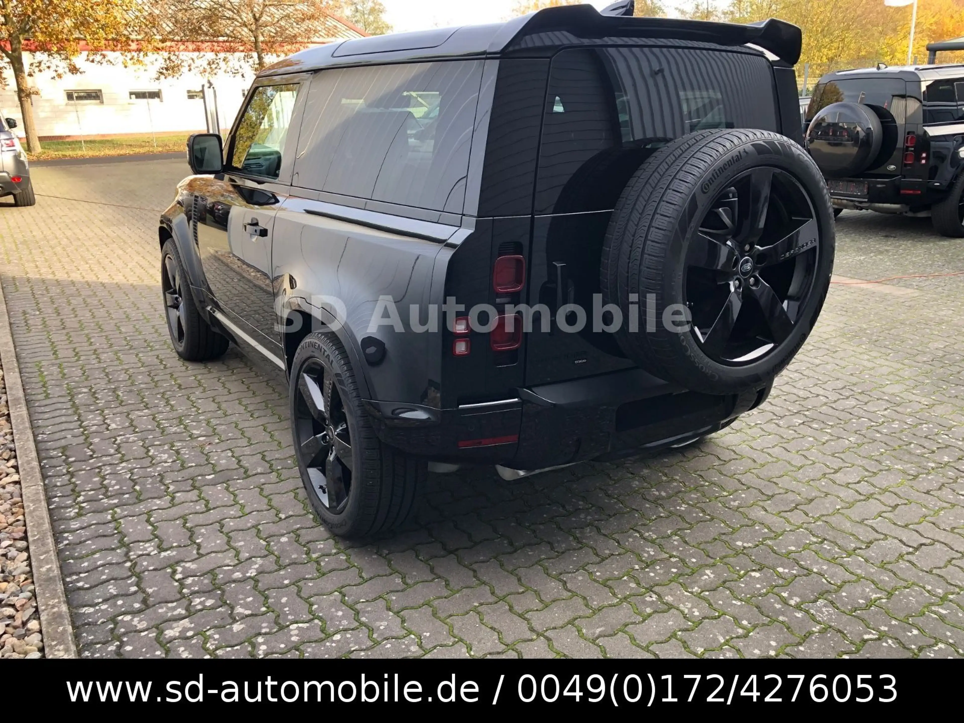 Land Rover Defender 90 X-Dynamic D250 3,0d SE BLACK-DESIGN — photo 6