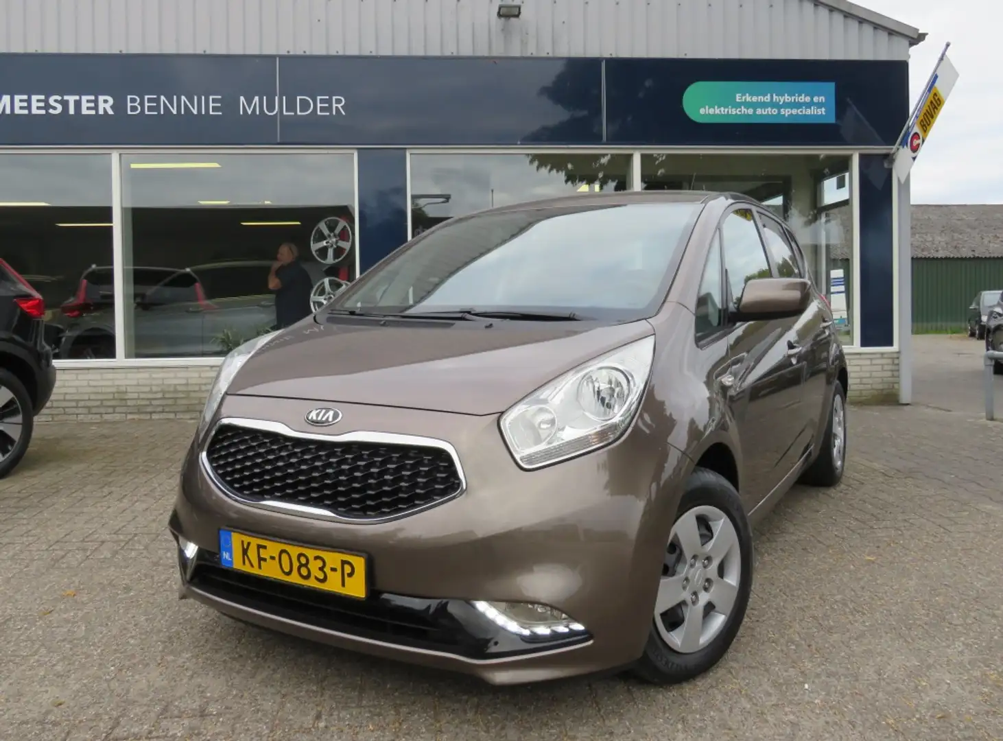Kia Venga 1.4 CVVT First Ed. NAVI / CAMERA / TREKHAAK Bruin - 1