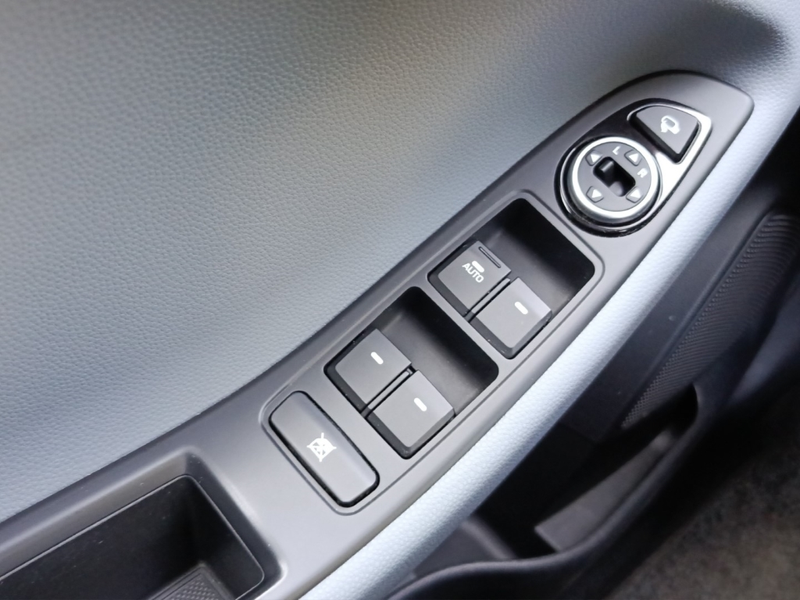 Hyundai i20 STYLE 1.4 *PANO*KEYLESS*SITZHZG*KLIMA* — photo 13