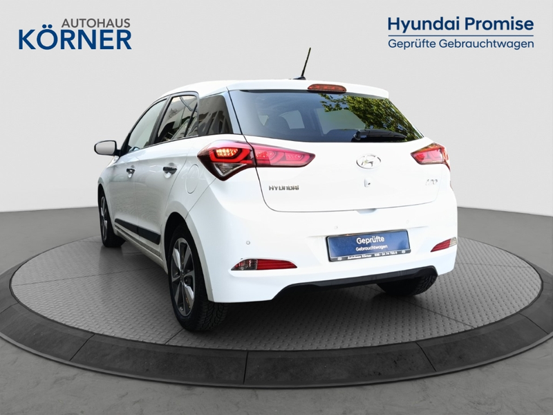 Hyundai i20 STYLE 1.4 *PANO*KEYLESS*SITZHZG*KLIMA* — photo 3
