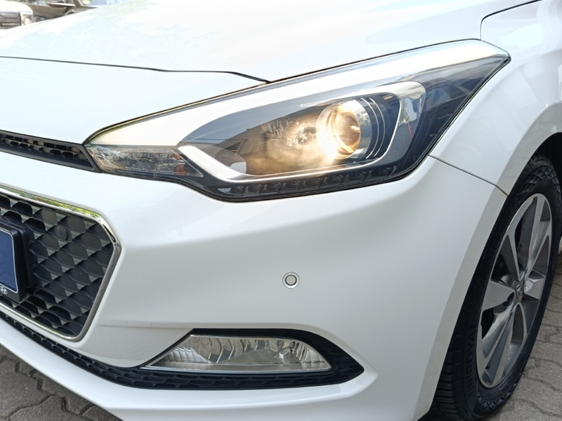 Hyundai i20 STYLE 1.4 *PANO*KEYLESS*SITZHZG*KLIMA* — photo 5