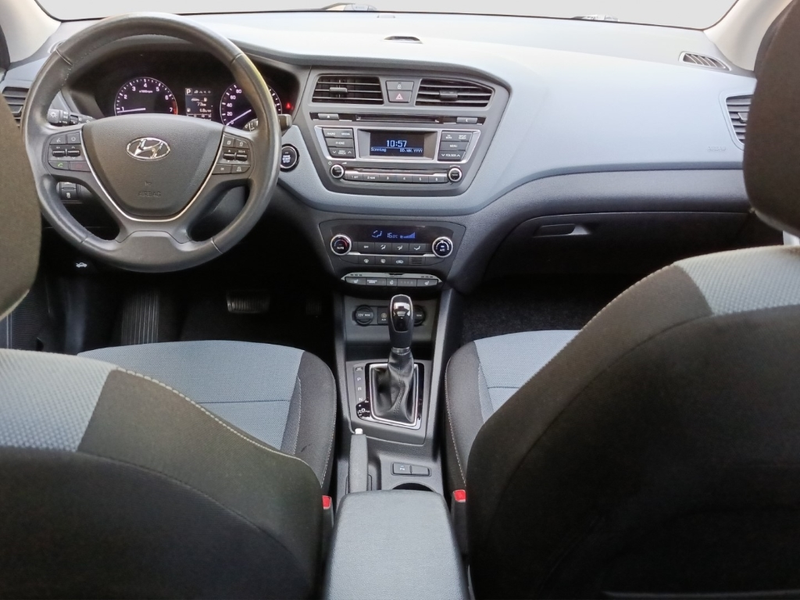 Hyundai i20 STYLE 1.4 *PANO*KEYLESS*SITZHZG*KLIMA* — photo 10