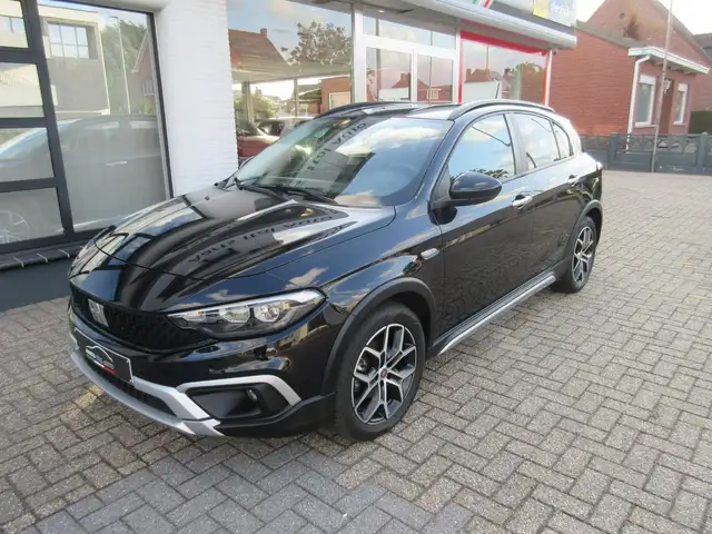 Fiat Tipo 1.5 Hybrid CROSS