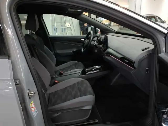 Volkswagen Id.4 view 8