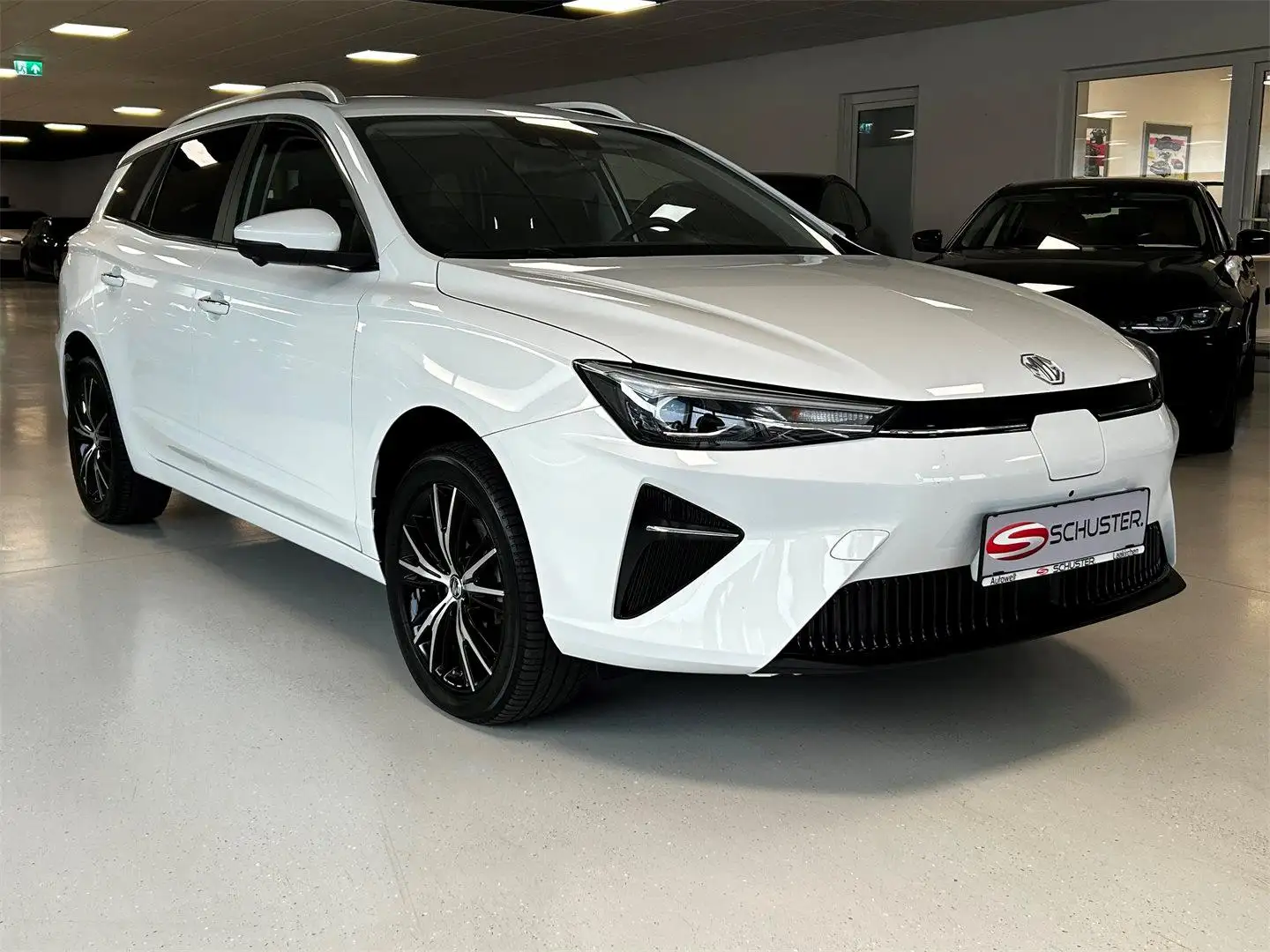 MG MG5 EV Luxury 50,3 kWh Standard Reichweite Weiß - 1