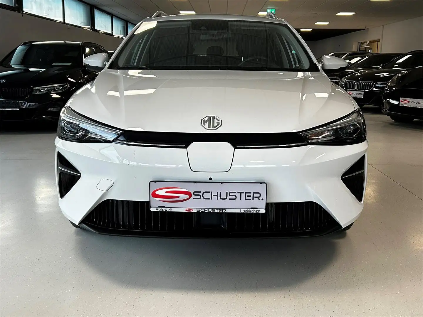 MG MG5 EV Luxury 50,3 kWh Standard Reichweite Weiß - 2