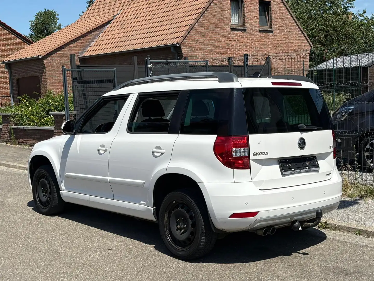 Skoda Yeti Yeti 1.6 TDi 1er MAIN NAVIGATION AC ATTACHE REMORQ Wit - 2