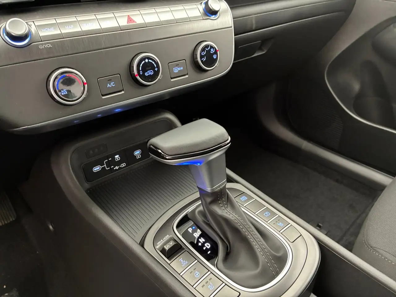 Hyundai KONA снимка Hyundai KONA
