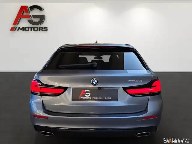 BMW 5 Series view 6