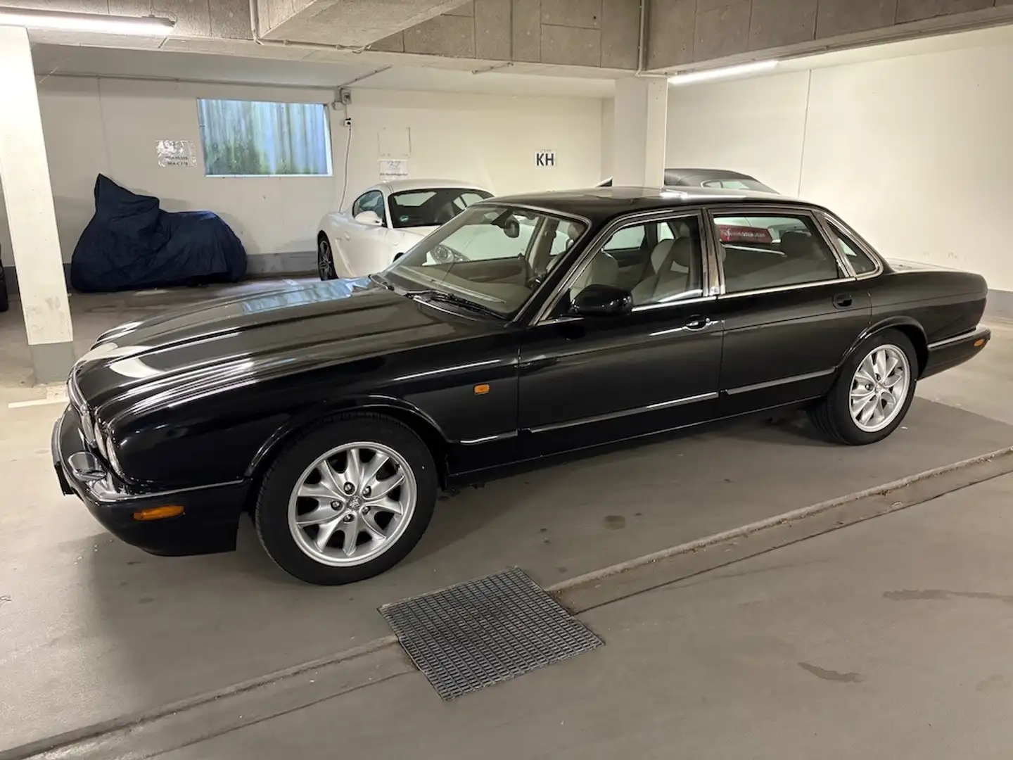 Jaguar XJ 4.0 V8 Executive*1.Hd*alle Extras**Historie Schwarz - 2