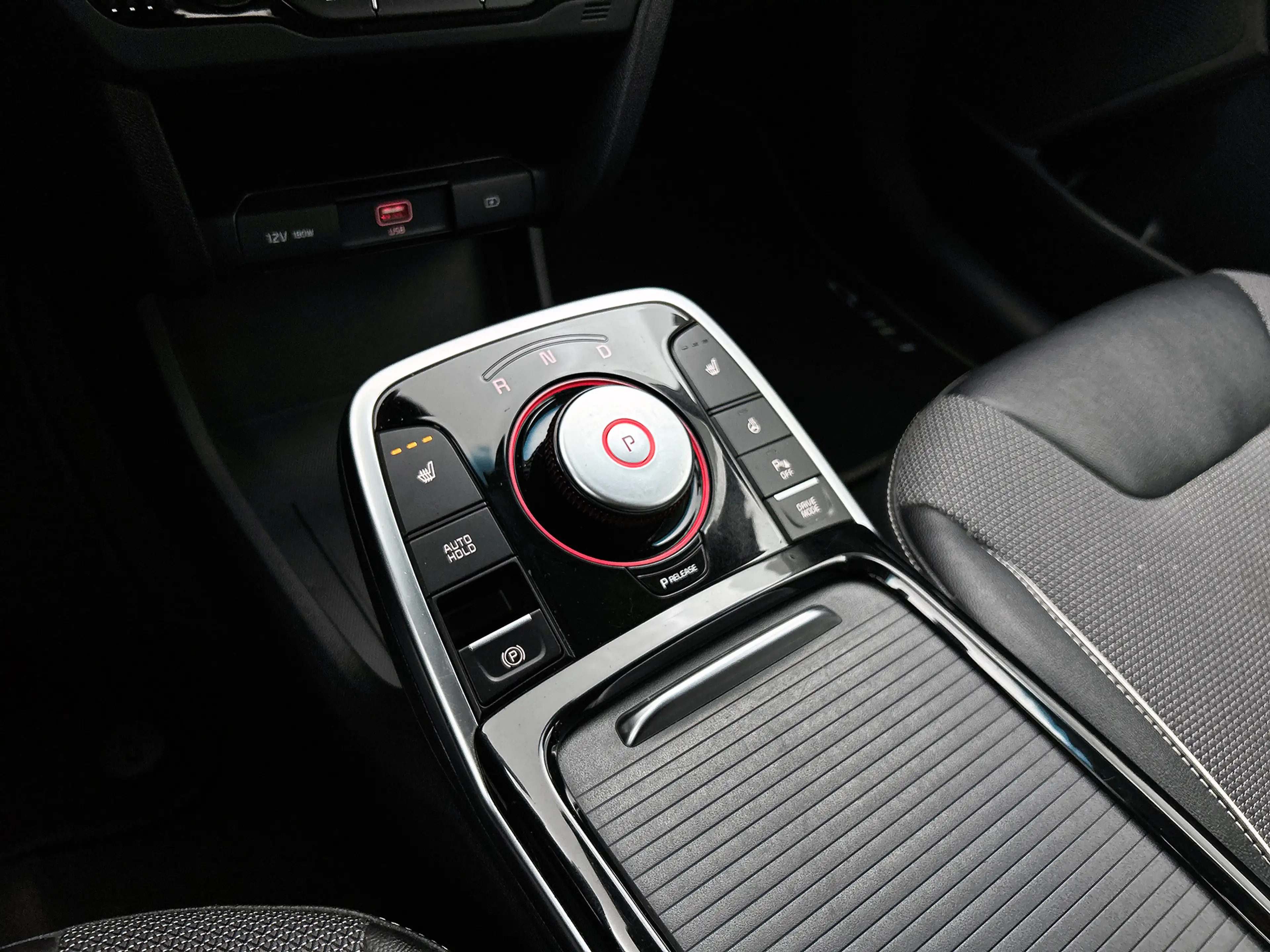 Kia e-Niro DynamicPlusLine 64 kWh Navigatie | Climate control — photo 11
