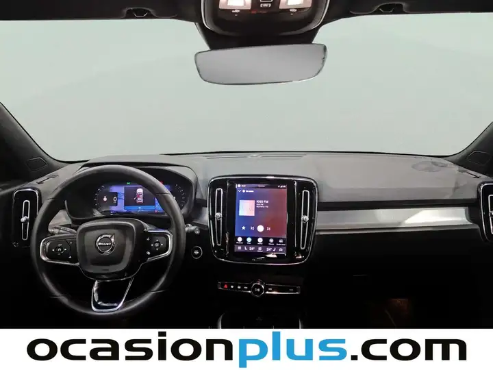 Volvo XC40 2024, foto 7