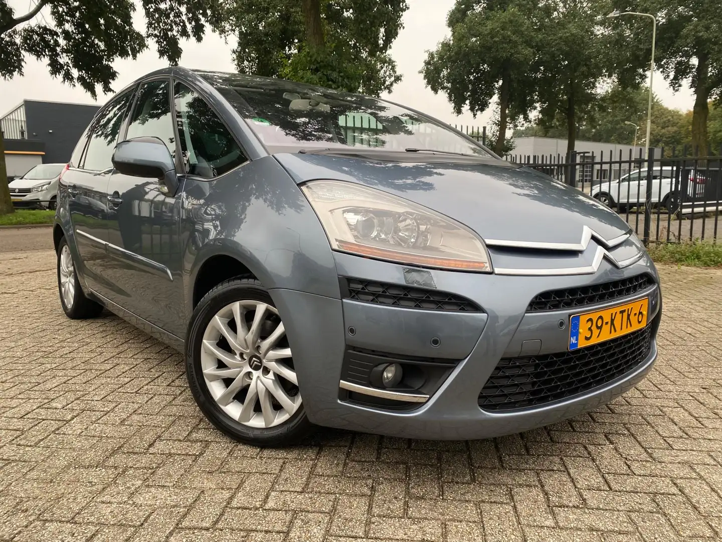 Citroen C4 Picasso 1.6 THP Exclusive Automaat Cruise Navi Pdc Ecc Gris - 2