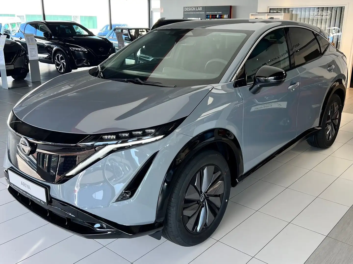 Nissan Ariya 63 kWh Advance Pack Szürke - 2