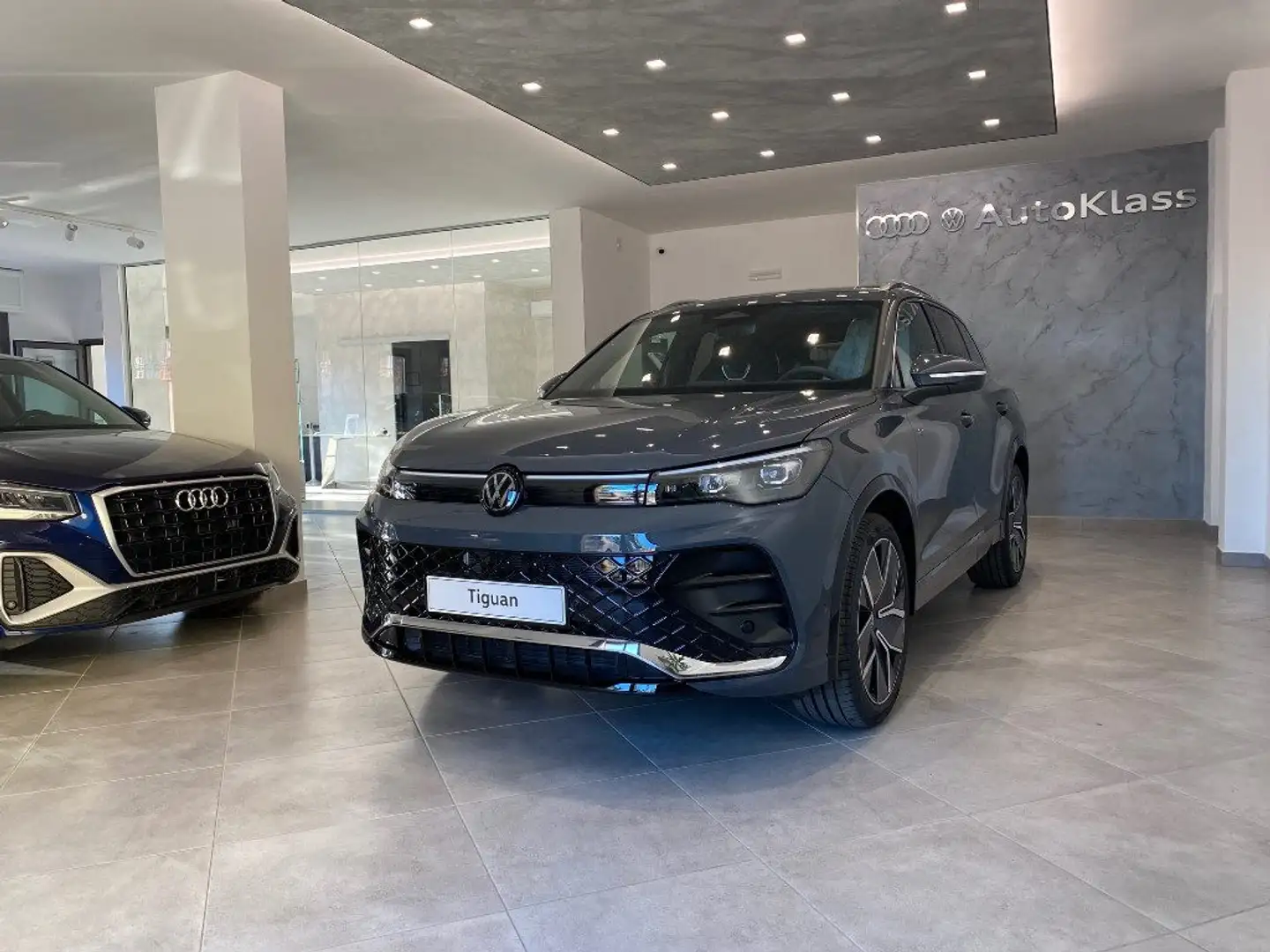 Volkswagen Tiguan 2.0 TDI 150 CV DSG R-Line Plus - NUOVA - Grigio - 1
