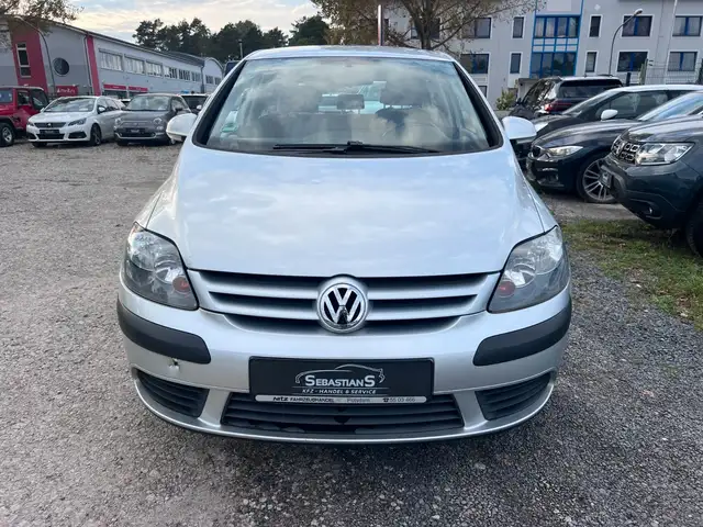 Volkswagen Golf view 2