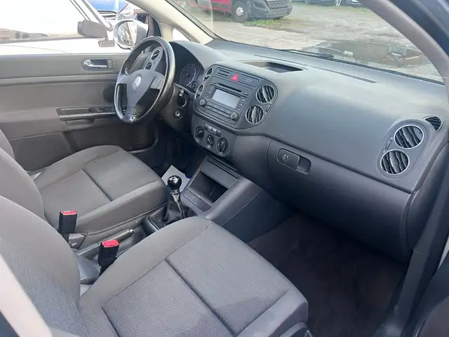 Volkswagen Golf view 9