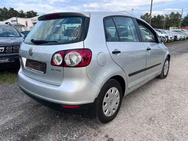 Volkswagen Golf view 4